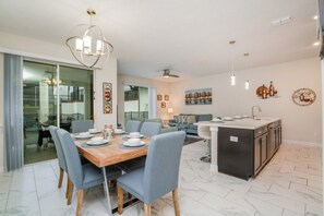 4 bedrooms, laptop workspace