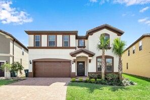 Exterior - The Secret to Enjoying Your Luxury Villa Holiday on Windsor at Westside Resort, Orlando Villa 3719 (Kissimmee)