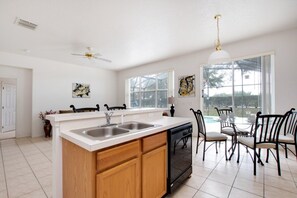 Microwave, oven, stovetop, dishwasher - Luxury 5 Star Villa on Windwood Bay Resort, Orlando Villa 3609 (Davenport)