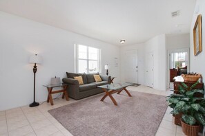 Living room - Luxury 5 Star Villa on Windwood Bay Resort, Orlando Villa 3609 (Davenport)