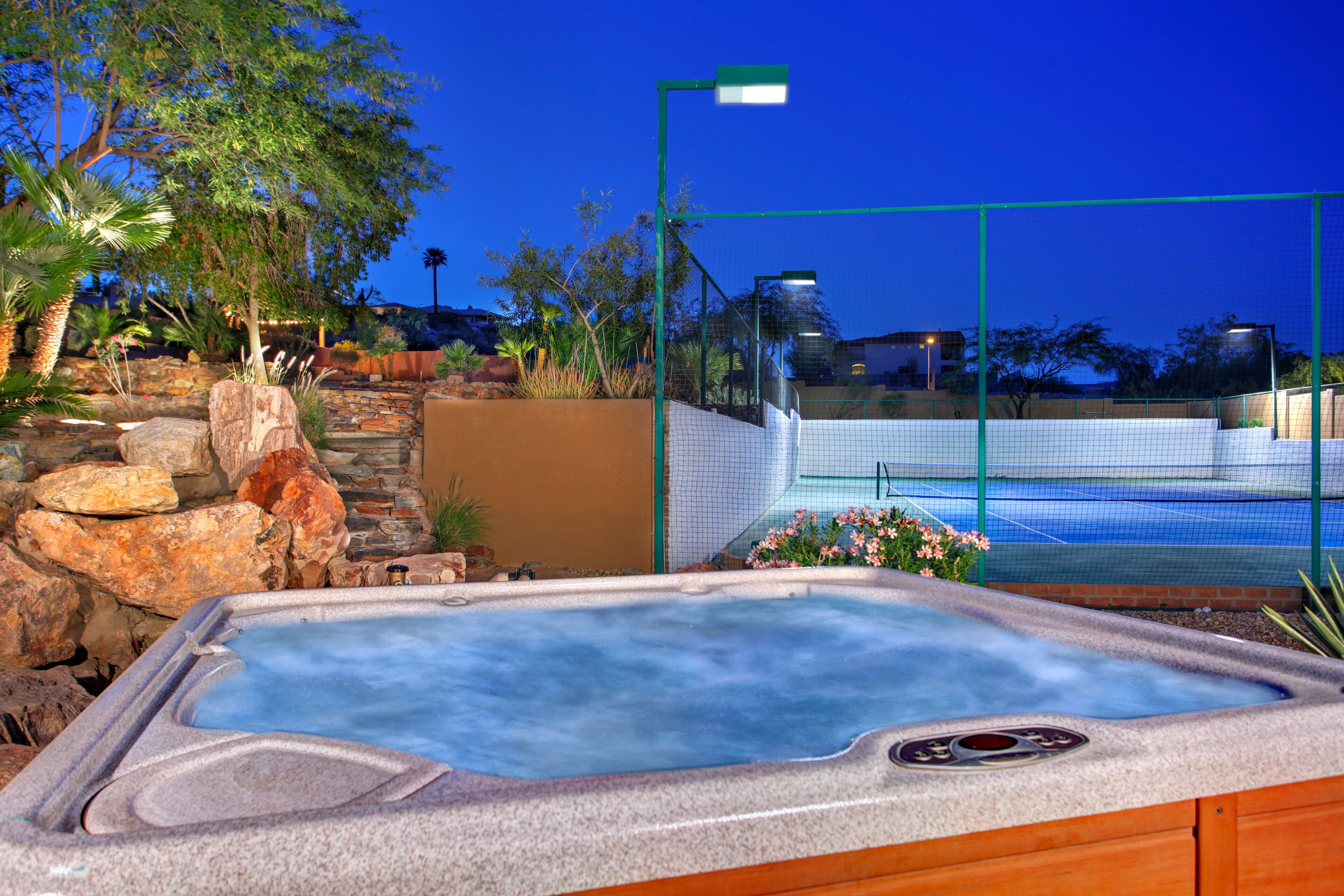 Studio (Multiple Bedrooms) | Outdoor spa tub