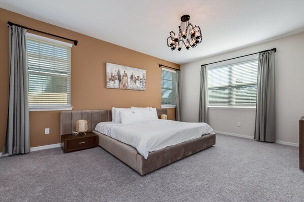7 bedrooms, laptop workspace