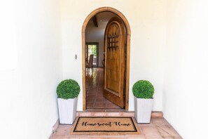 Exterior detail - Royal Palms (Phoenix)