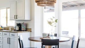 Studio (4 Bedrooms) | Interiör