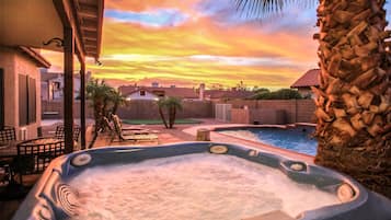 Bồn tắm spa ngoài trời