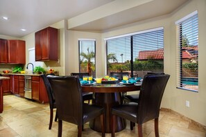 Family House (5 Bedrooms) | Private kitchen