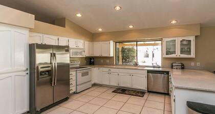 North Phoenix 6 Bedroom With Guest House & Pool!
