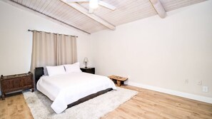 Studio (6 Bedrooms)