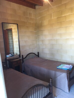 2 bedrooms, WiFi, bed sheets