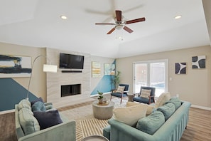 TV, fireplace, Netflix, streaming services - Best of Allen at Fountain Park – 5-BD/2-BA w/ Pool (Allen)