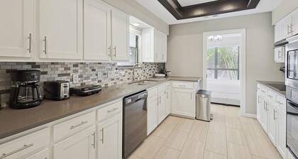 Best of Allen at Fountain Park – 5-BD/2-BA w/ Pool