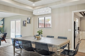 Dining - Best of Allen at Fountain Park – 5-BD/2-BA w/ Pool (Allen)