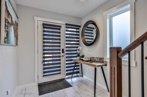 Interior - ⭐⭐⭐⭐⭐BRAND NEW|PARQ by SAMSARAR RESORT|Private Entry|Top View|Luxury|Downtown 4B (Canmore)