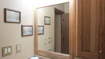 Condo, 2 Bedrooms | Bathroom | Towels