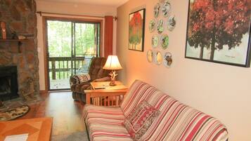 Condo, 2 Bedrooms | Living area