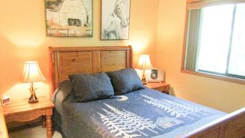 Condo, 2 Bedrooms | 2 bedrooms, iron/ironing board, free WiFi, bed sheets