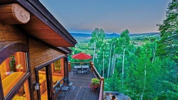 House, 5 Bedrooms | Property grounds