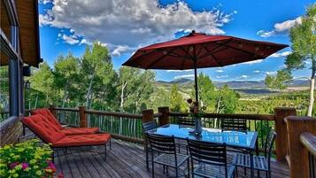 House, 5 Bedrooms | Terrace/patio
