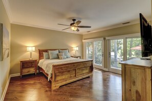 4 chambres, bureau, fer et planche à repasser, accès au Wi-Fi (inclus)