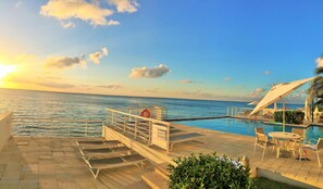 Outdoor pool - Oceanfront penthouse condo , stylish  private 360 stunning views two terraces . (San Miguel de Cozumel)
