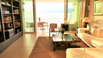 3 quartos, cofres nos quartos, escrivaninha