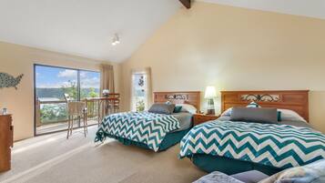 3 habitaciones, tabla de planchar con plancha y cuna de viaje