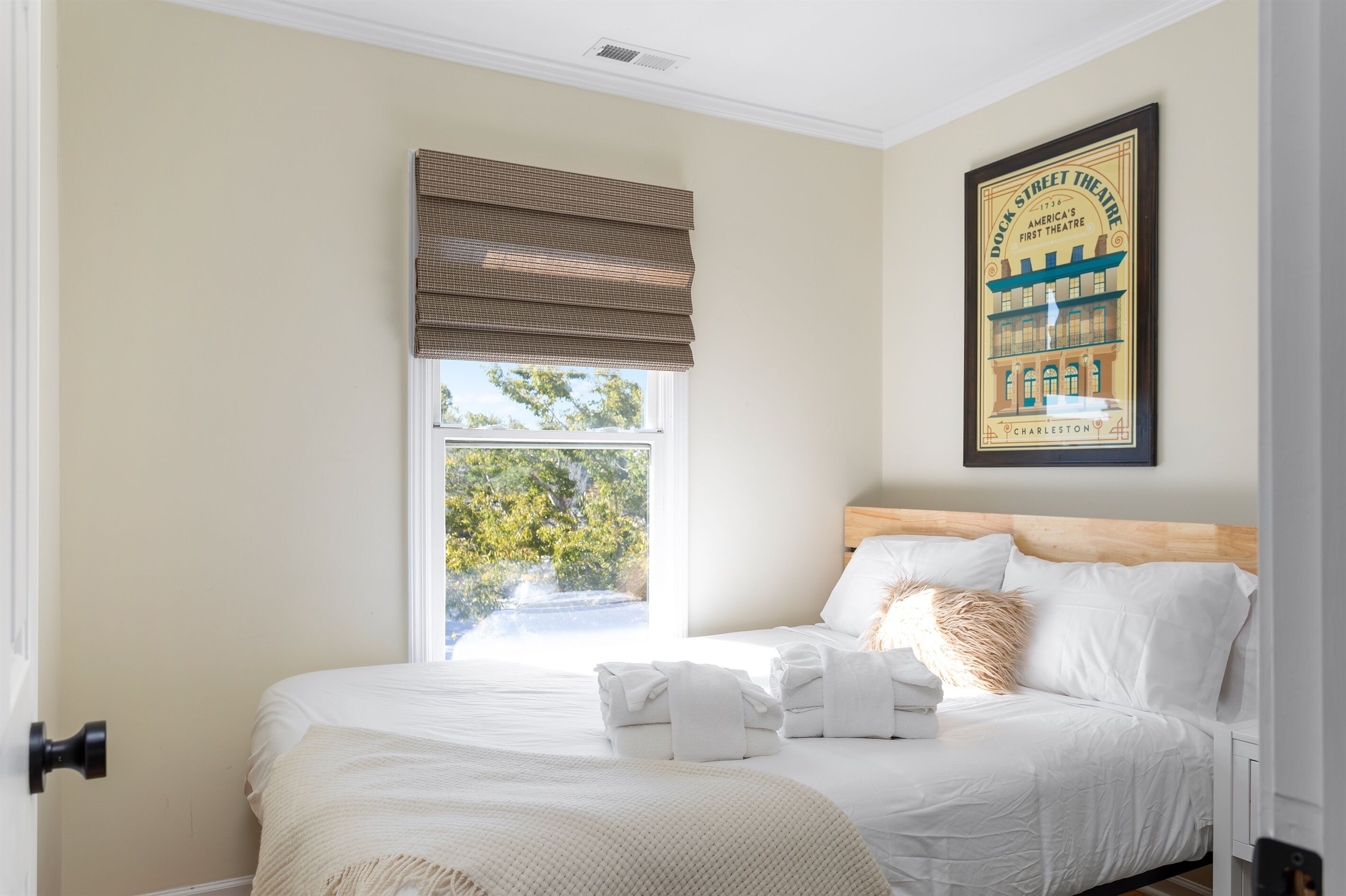 Special 2 Nights Get 3rd Free Crescent Cottage