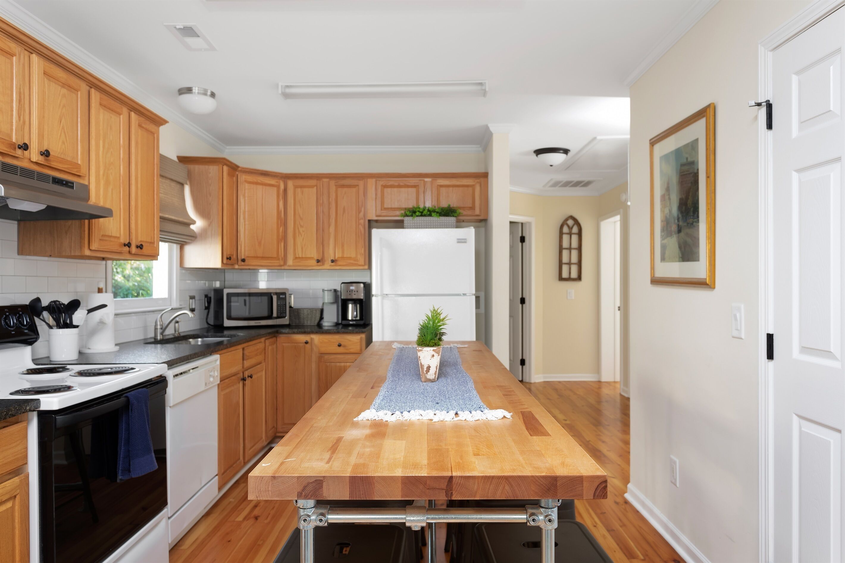 Special 2 Nights Get 3rd Free Crescent Cottage