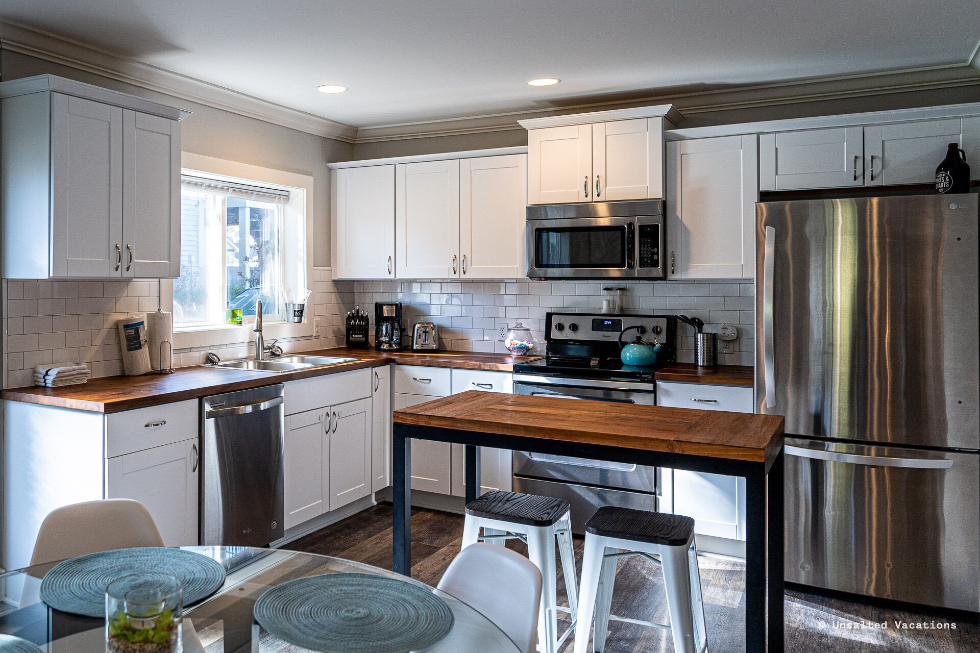 Enjoy Lake Michigan Sunsets at Fully Equipped 2BR Duplex at the Beach!