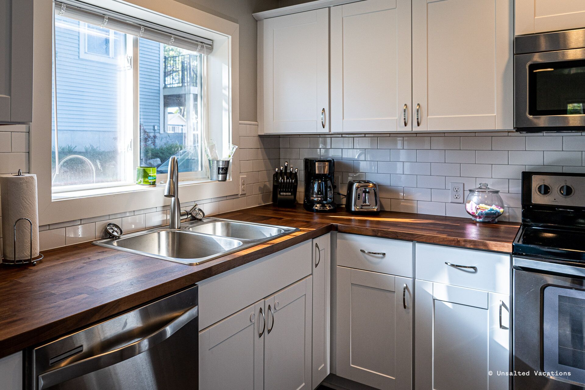 Enjoy Lake Michigan Sunsets at Fully Equipped 2BR Duplex at the Beach!