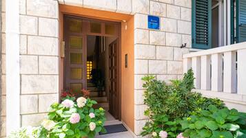 Apartment (Two-Bedroom Apartment with Terrace) | Exterior