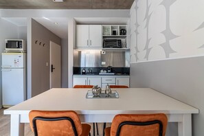 Fridge, microwave, oven, coffee/tea maker
