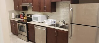 2 BR SUITE with Spacious Kitchen and Hi Speed Internet  Ideal for Long Stays