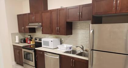 2 BR SUITE with Spacious Kitchen and Hi Speed Internet  Ideal for Long Stays
