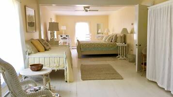 6 habitaciones, tabla de planchar con plancha y cuna de viaje