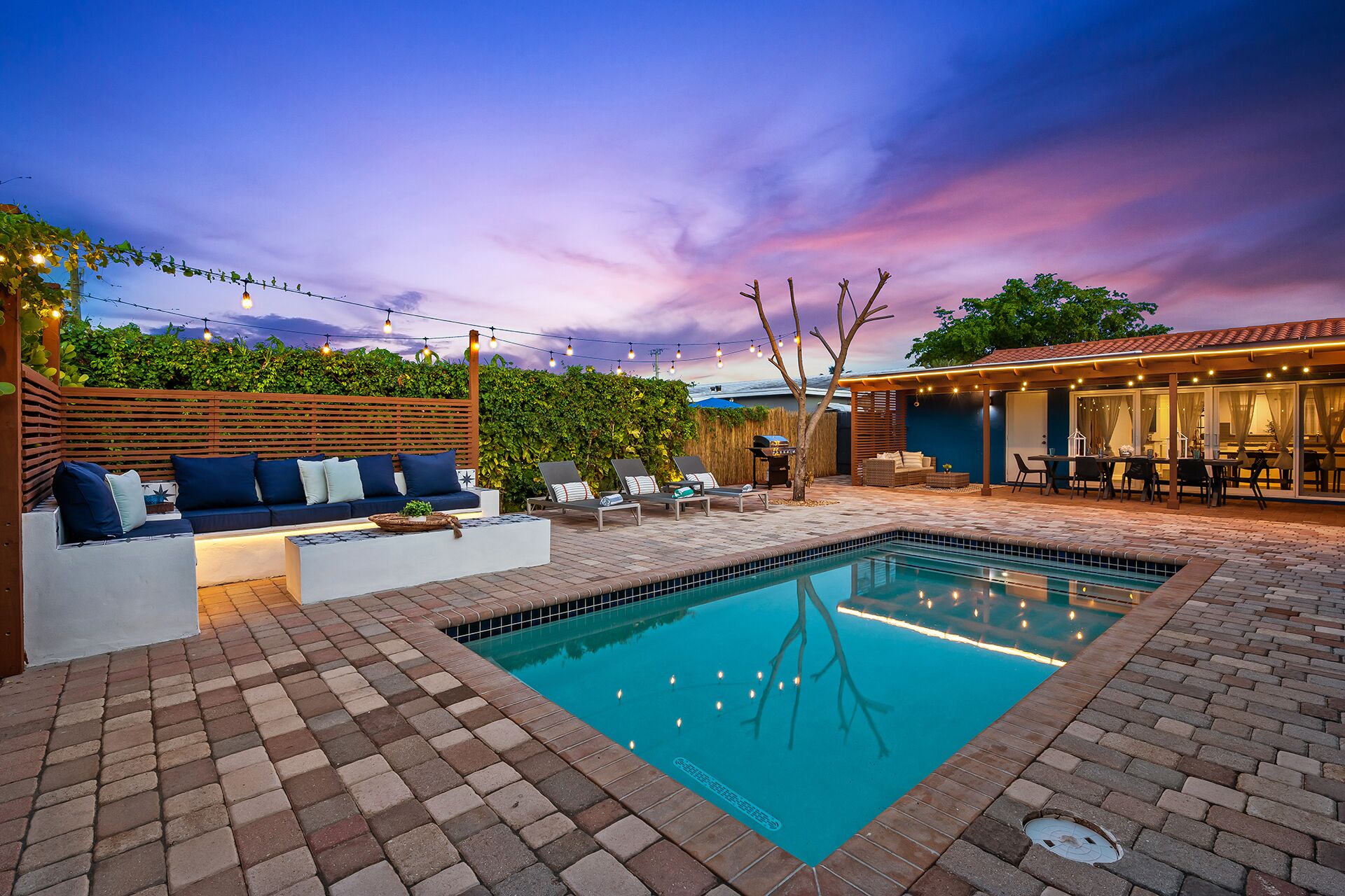 Family Home w/Htd POOL great location! - AQUA.life