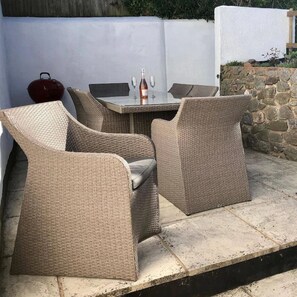 Outdoor dining - Maxwelton 3 bedroom (Porlock, Exmoor, Somerset)