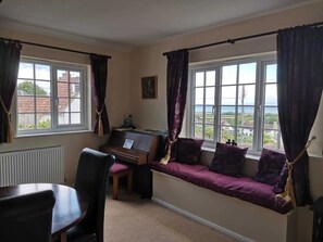 Smart TV, fireplace, DVD player, books - Maxwelton 3 bedroom (Porlock, Exmoor, Somerset)