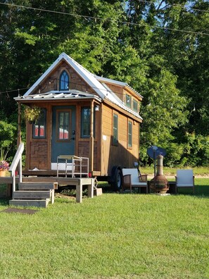 Exterior - Sweet Pea TINY Home (Danville)