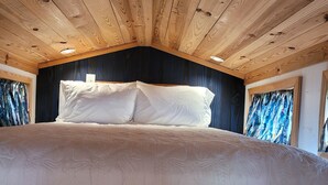 Room - Sweet Pea TINY Home (Danville)