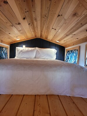 Room - Sweet Pea TINY Home (Danville)