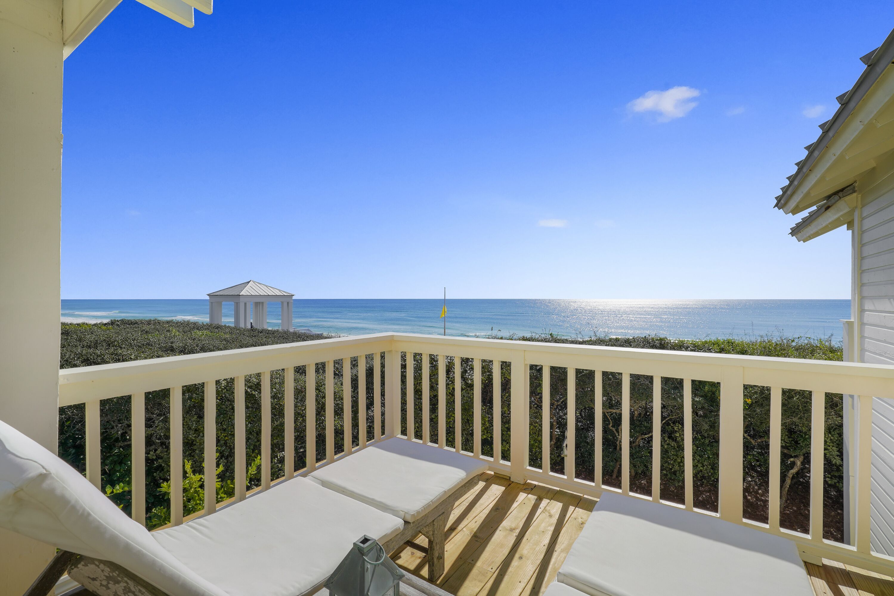BEACHFRONT W/WOW GULF VIEWS & OUTDOOR SPACES IN SEASIDE, Southern Exposure