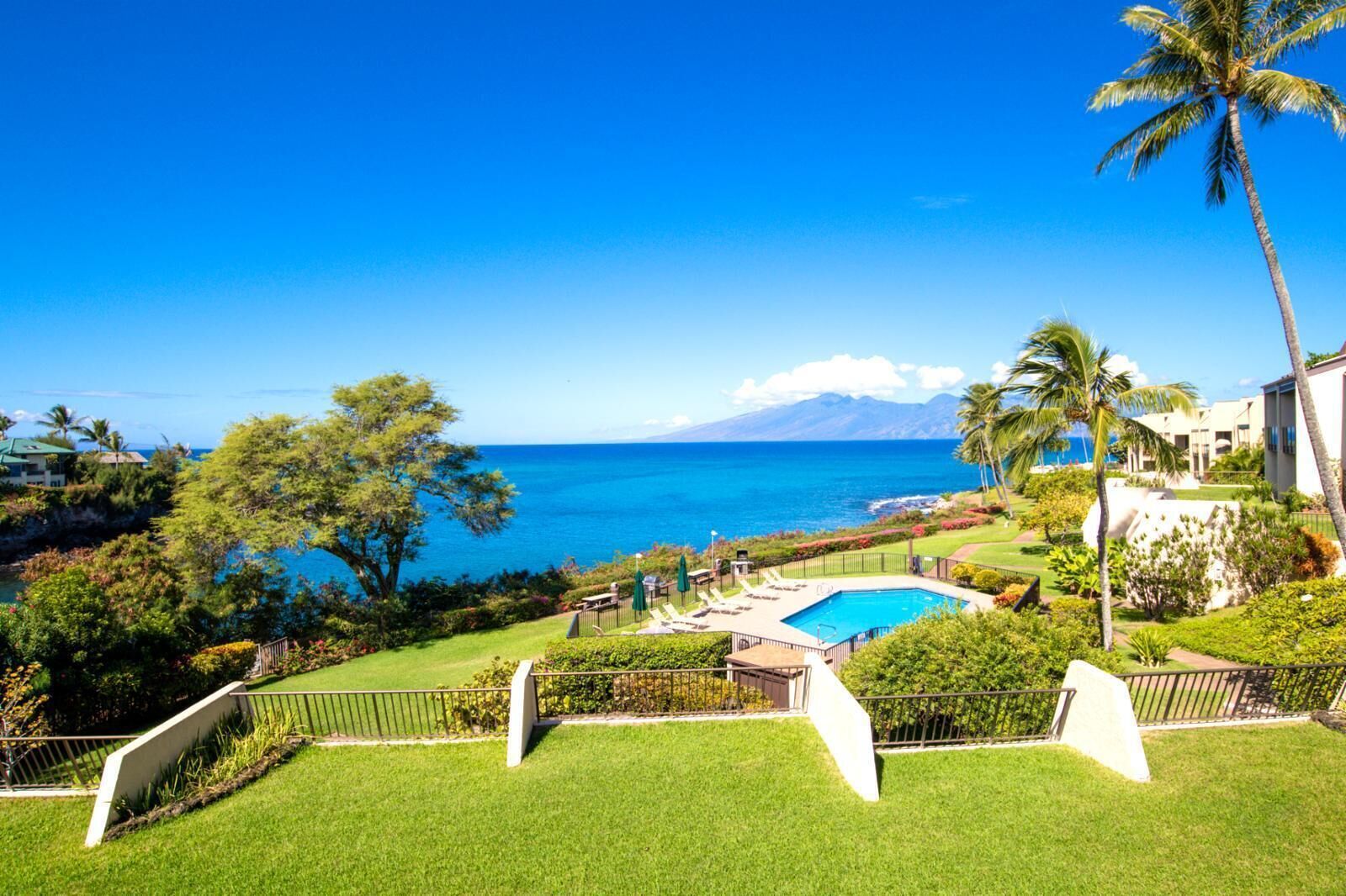 Lämmitetty uima-allas