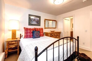 4 chambres, literie de qualité supérieure, fer et planche à repasser