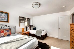 4 bedrooms, premium bedding, iron/ironing board, travel cot