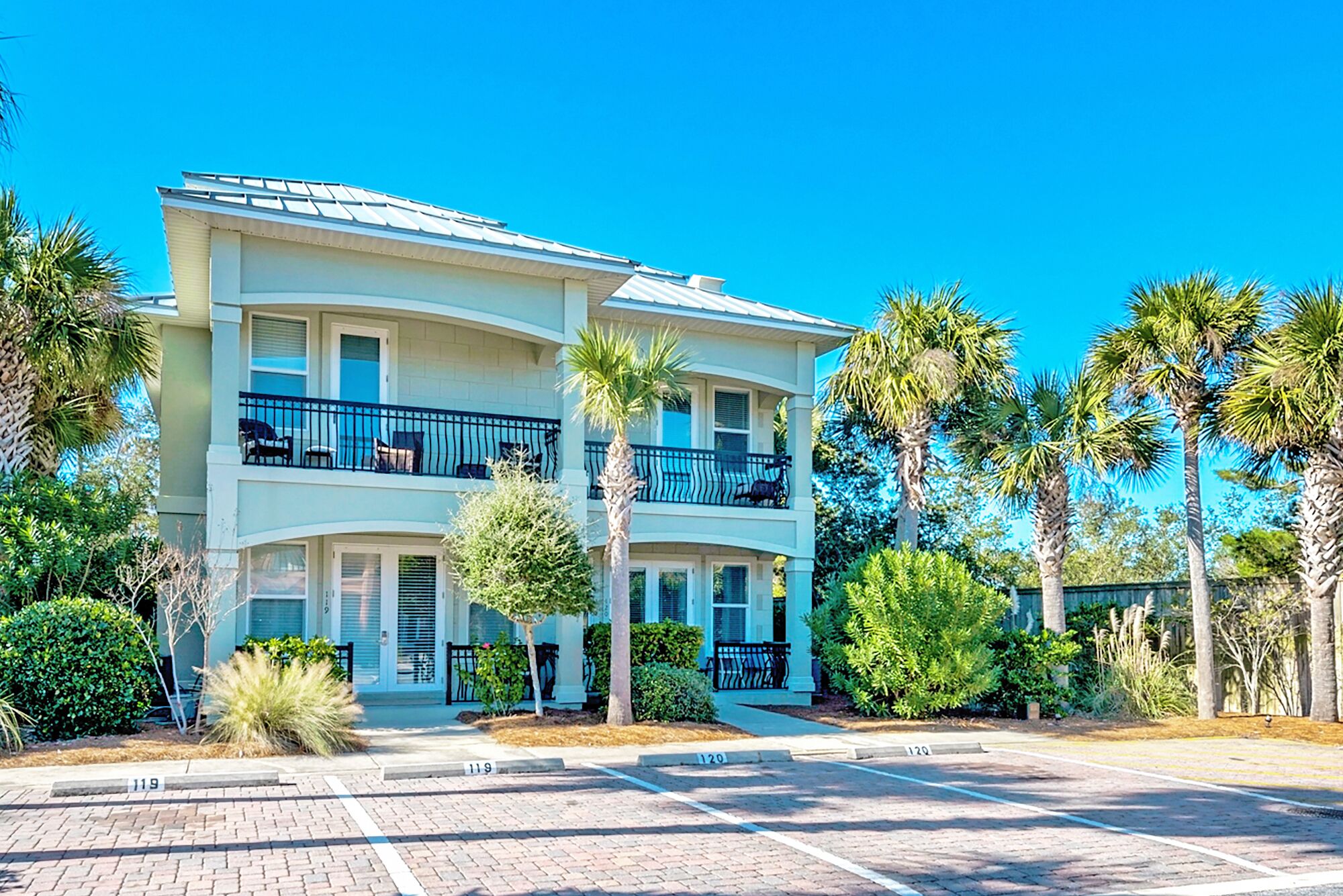 Near Beach Home, Sleeps 13