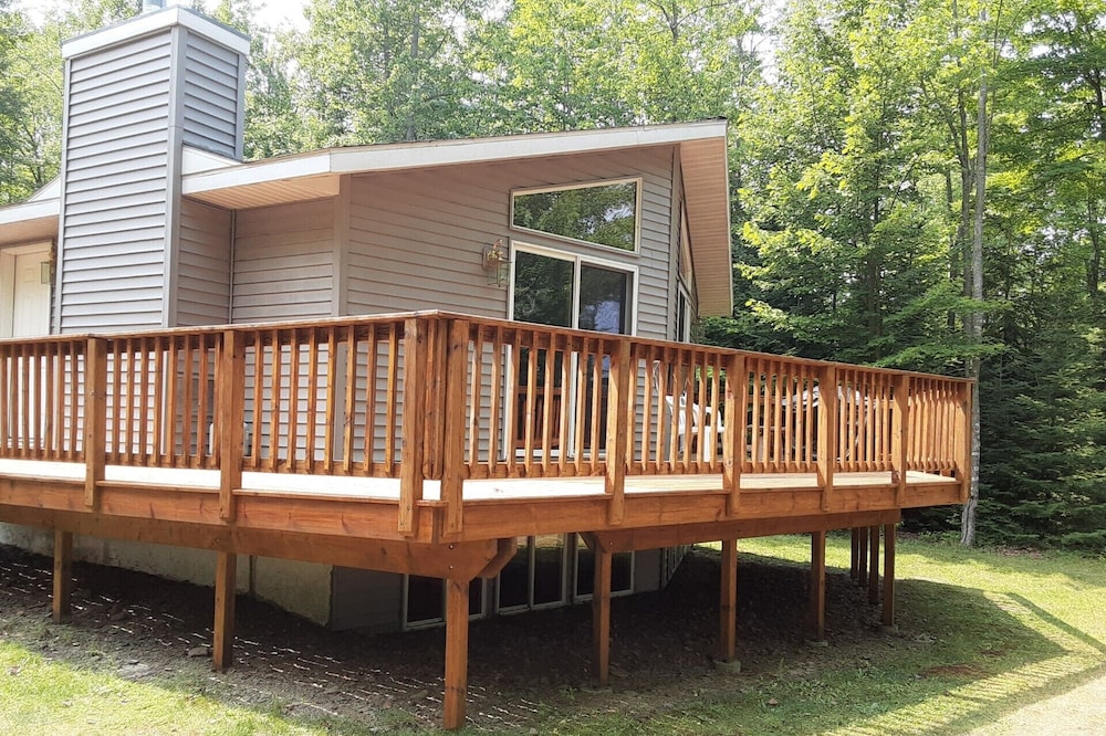 Outdoor activities paradise, all seasons. True peace in the Upper Peninsula.