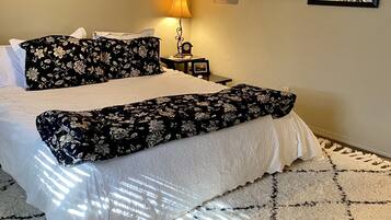 4 bedrooms, travel cot, free WiFi, bed sheets