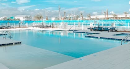 Sea Glass Beachfront Condo! Modern and Clean. Best Location in Gulf Shores!