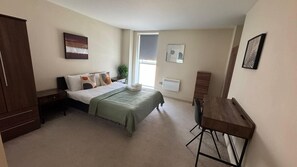 1 bedroom, in-room safe, desk, iron/ironing board